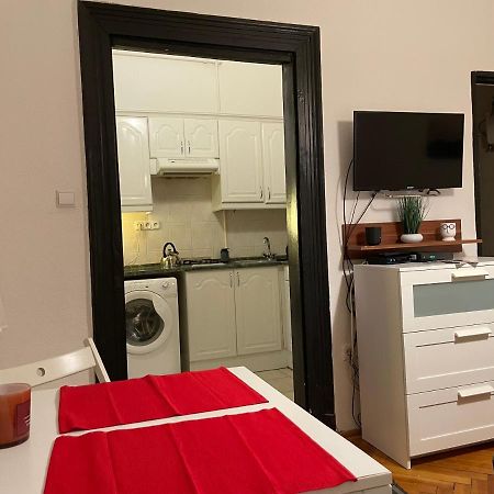 Feel Like Home - Cozy Downtwon Studio For 2 Budapeşte Dış mekan fotoğraf