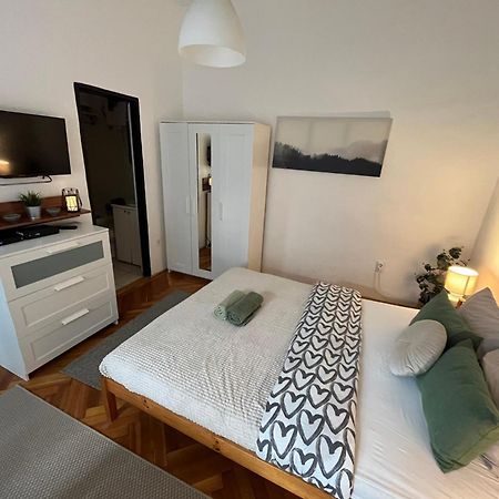 Feel Like Home - Cozy Downtwon Studio For 2 Budapeşte Dış mekan fotoğraf