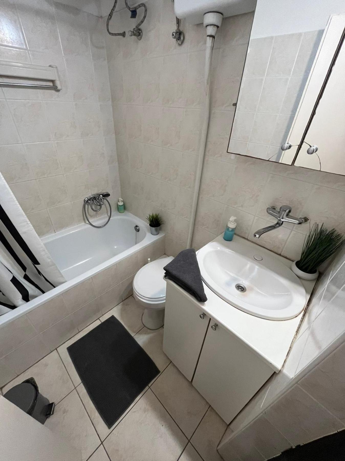 Feel Like Home - Cozy Downtwon Studio For 2 Budapeşte Dış mekan fotoğraf